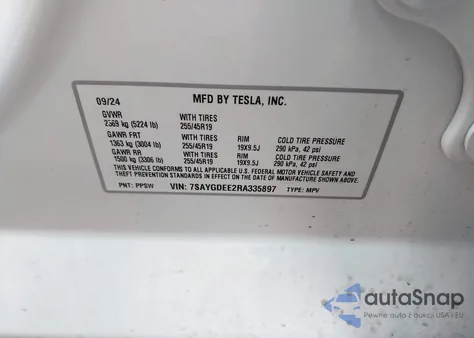 2024 Tesla Model Y Long Range Dual Motor All-Wheel Drive z USA, uszkodzony, nr VIN 7SAYGDEE2RA335897